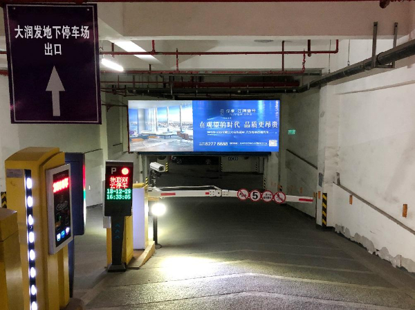 上海松江区门头发光字制作，网红霓虹灯制作，灯箱广告牌制作